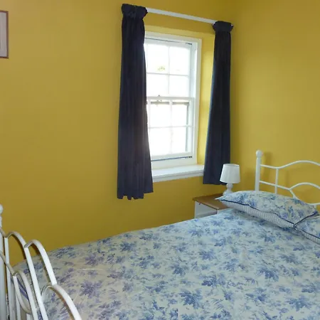 The Coach House, בית נופש *