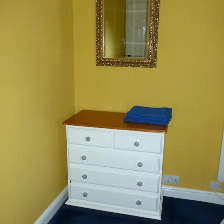 The Coach House, בית נופש *